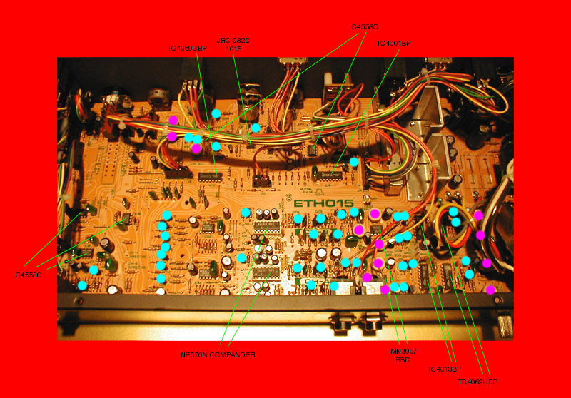 roland-sbf325-board-F-chips.jpg (189766 bytes)