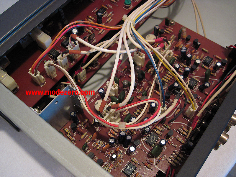 tascam-cf20-Gx.jpg (706102 bytes)